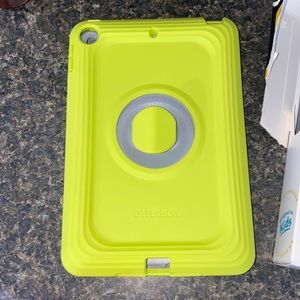 iPad mini 5th gen Otterbox case. New opened box